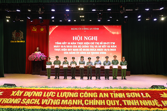 Nhiều điểm sáng trong học tập và làm theo tư tưởng, đạo đức, phong cách Hồ Chí Minh tại Đảng bộ Công an tỉnh Sơn La -1