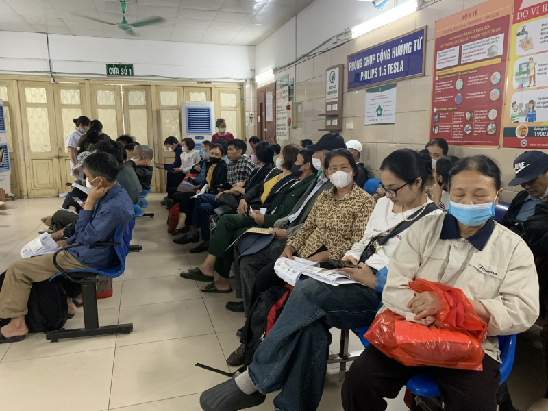 Tiến tới miễn viện phí toàn dân, cần được hoạch định bài bản -0