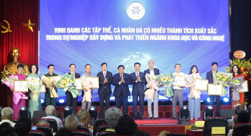 Ngày hội Khoa học và Công nghệ Việt Nam: Tôn vinh trí tuệ Việt Nam -0