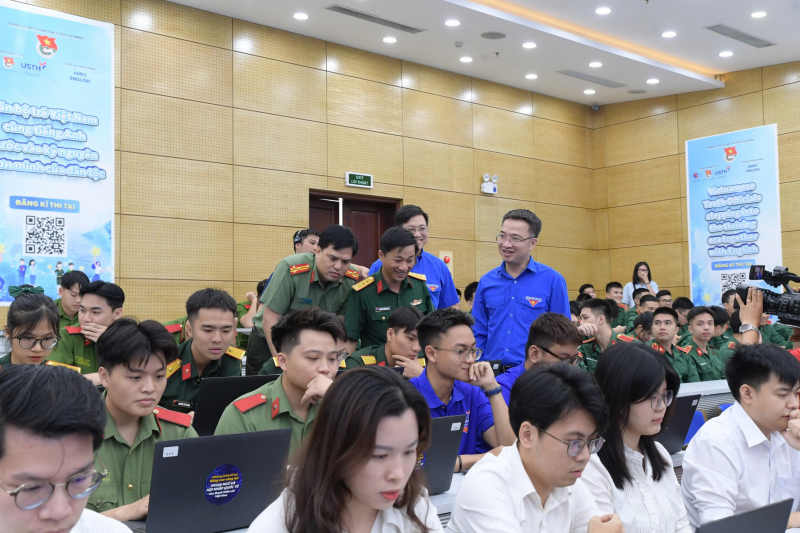 Khai mạc cuộc thi Olympic tiếng Anh dành cho cán bộ trẻ  -0