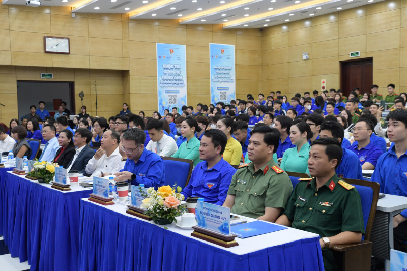 Khai mạc cuộc thi Olympic tiếng Anh dành cho cán bộ trẻ  -0