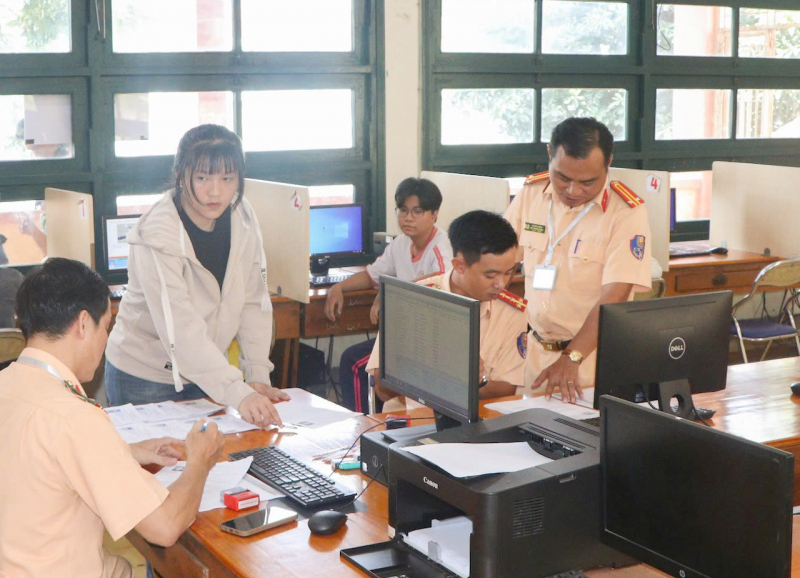 z6608190884024_ceb9b86bd63437bffc3cf28828cd80fc.jpg -0