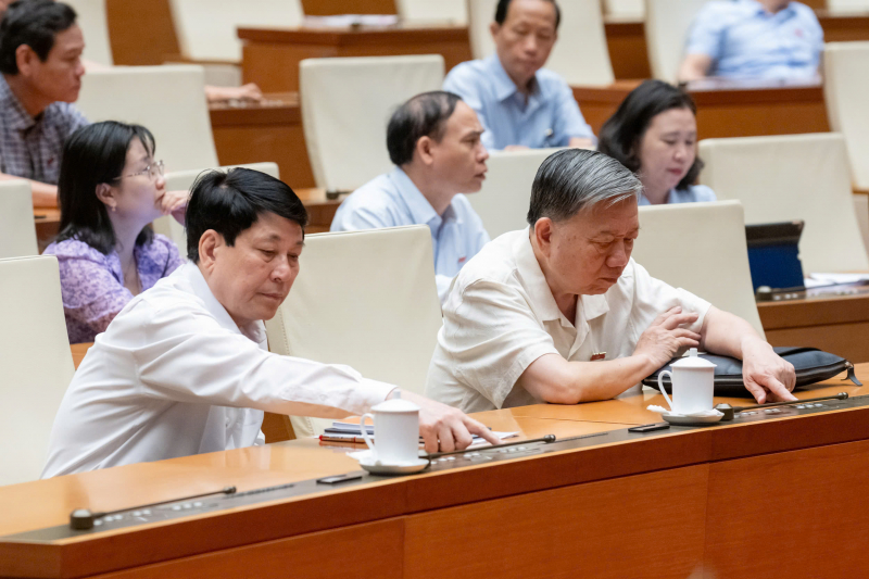 Hỗ trợ 100% mức lương hệ số cho cán bộ trực tiếp xây dựng pháp luật -0