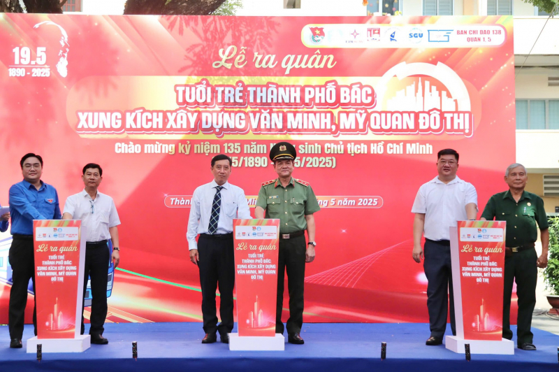 Tuổi trẻ TP Hồ Chí Minh ra quân xây dựng mỹ quan đô thị và góp ý dự thảo Hiến pháp -5