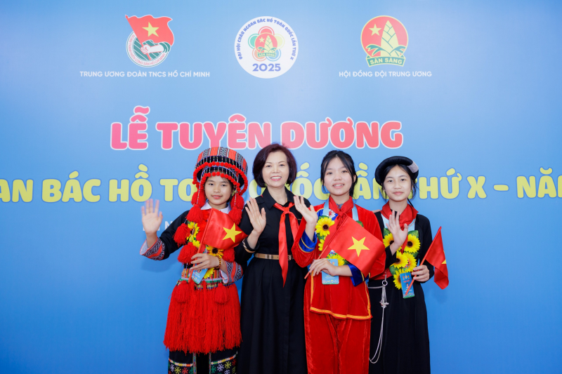 Vinamilk tiếp sức “Búp măng non”, viết tiếp hành trình Cháu ngoan Bác Hồ -0