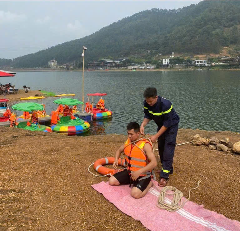 Công an Hà Nội tuyên truyền phòng, chống đuối nước cho học sinh -0