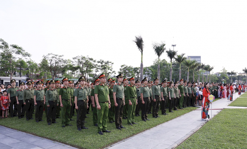 Xúc động lễ chào cờ và bay Quốc kỳ trên quê hương Chủ tịch Hồ Chí Minh -0