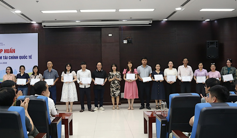 Danang University: Connecting and accompanying localities to improve the capacity of staff -0