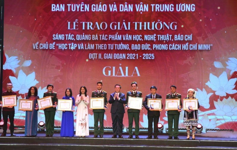 Trao giải thưởng sáng tác, quảng bá về “Học tập và làm theo tư tưởng, đạo đức, phong cách Hồ Chí Minh” -0