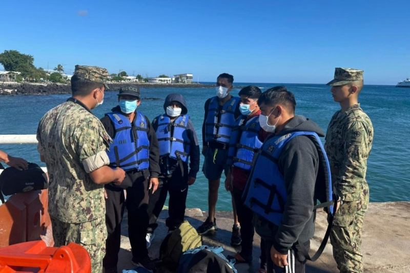 Sống sót sau 55 ngày trôi dạt trên biển -0