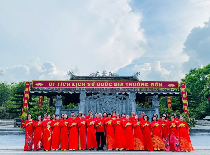 Hành trình về nguồn miền Trung anh hùng của các cán bộ Công an hưu trí -0