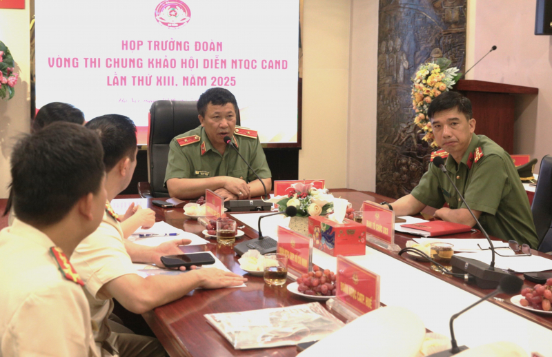 Chung khảo Hội diễn nghệ thuật quần chúng CAND năm 2025 tại Nhà hát Hồ Gươm -0