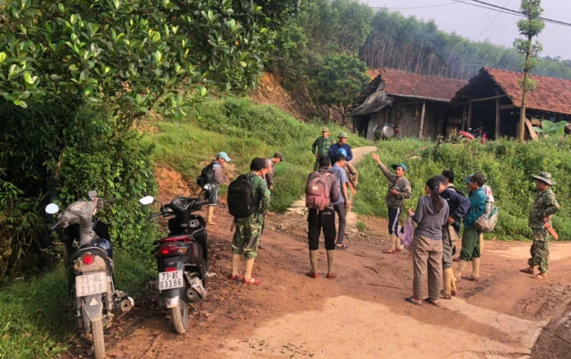 មនុស្ស ៦០នាក់ ចល័តចូលព្រៃ ដើម្បីស្វែងរកយុវជនម្នាក់ ដែលបាត់ខ្លួនពេលកំពុងប្រមូលទឹកឃ្មុំព្រៃ -0