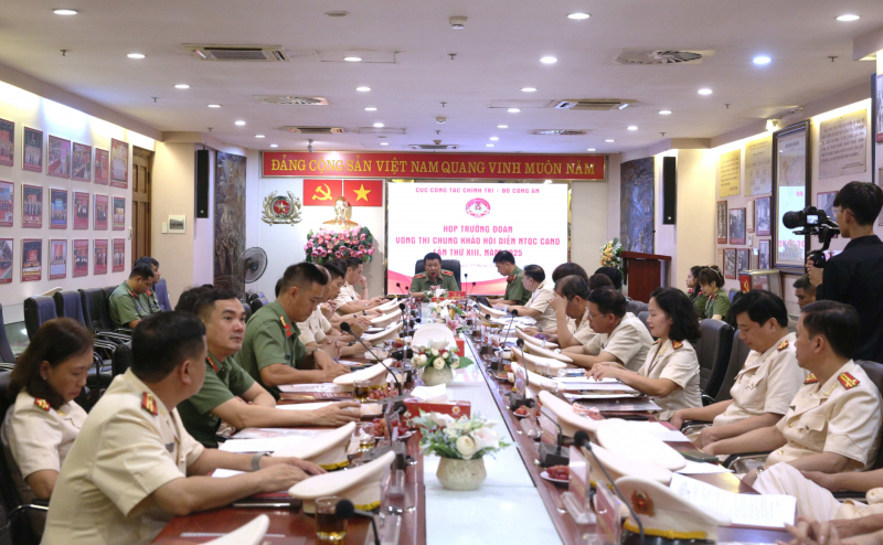 Chung khảo Hội diễn nghệ thuật quần chúng CAND năm 2025 tại Nhà hát Hồ Gươm -0