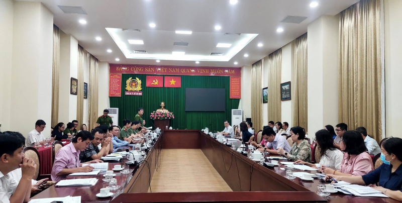 Công an TP Hồ Chí Minh quyết tâm hoàn thành chỉ tiêu vận động công dân góp ý Hiến pháp -1