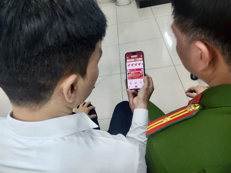 Công an TP Hồ Chí Minh quyết tâm hoàn thành chỉ tiêu vận động công dân góp ý Hiến pháp -4
