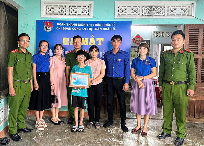 Phó Trưởng Công an thị trấn tiêu biểu làm theo lời Bác -0