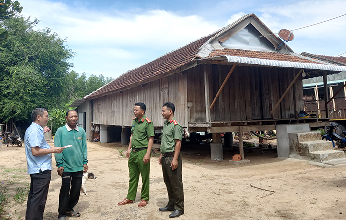 Quanh chuyện nhà sàn và bếp lửa của người Êđê ở Phú Yên -0