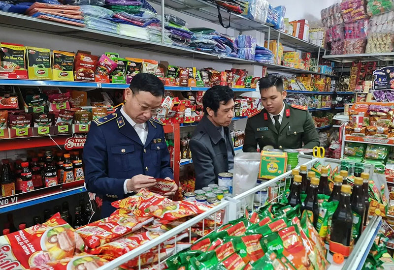 Lực lượng Quản lý thị trường “tổng lực” tấn công buôn lậu, hàng giả -0