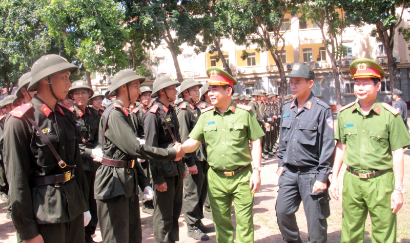 Trung đoàn CSCĐ Tây Nam Bộ bế giảng khóa huấn luyện công dân thực hiện nghĩa vụ tham gia CAND -0