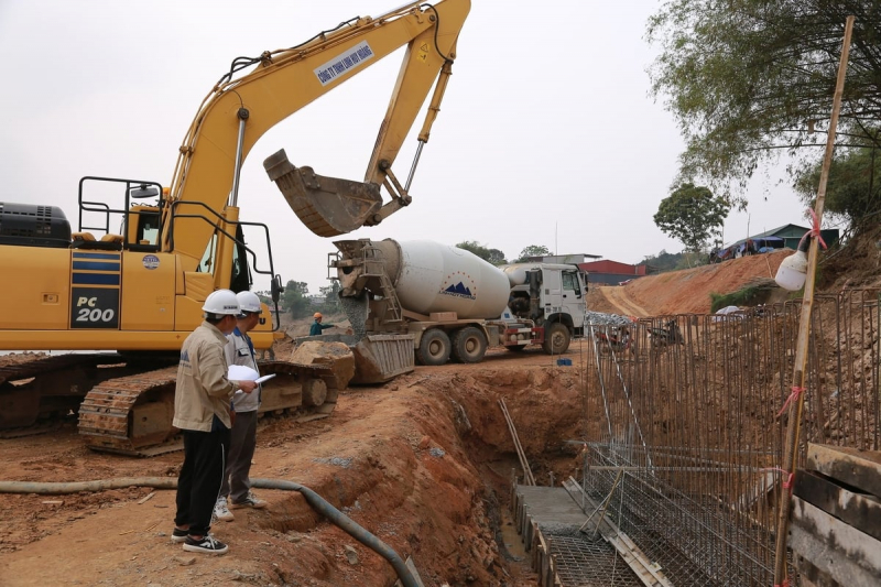 Yêu cầu đình chỉ công trình không an toàn mùa mưa lũ -0