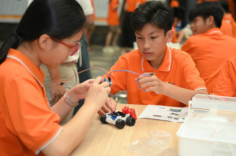 Khởi Động Cuộc Thi Solve for Tomorrow 2025 tại Khu Vực miền Trung -0
