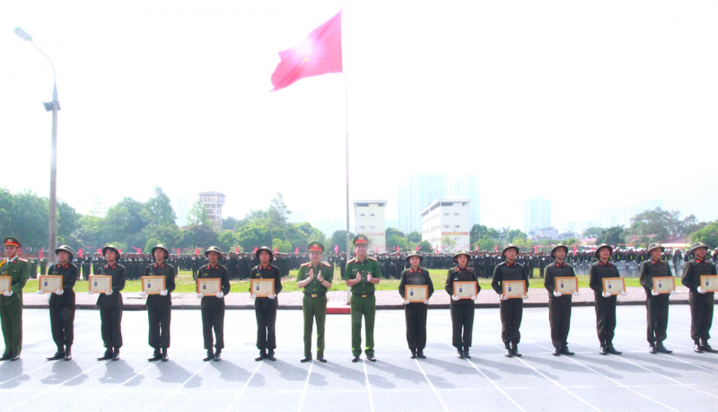 Hơn 17.000 chiến sĩ nghĩa vụ hoàn thành huấn luyện tại Bộ Tư lệnh Cảnh sát cơ động -2