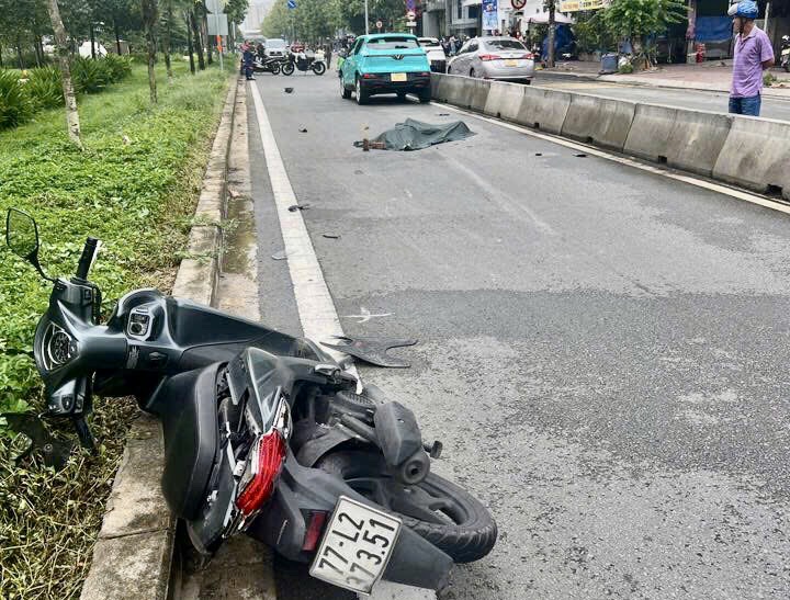 Taxi Xanh SM lưu thông ngược chiều tông nam thanh niên đi xe máy tử vong -0