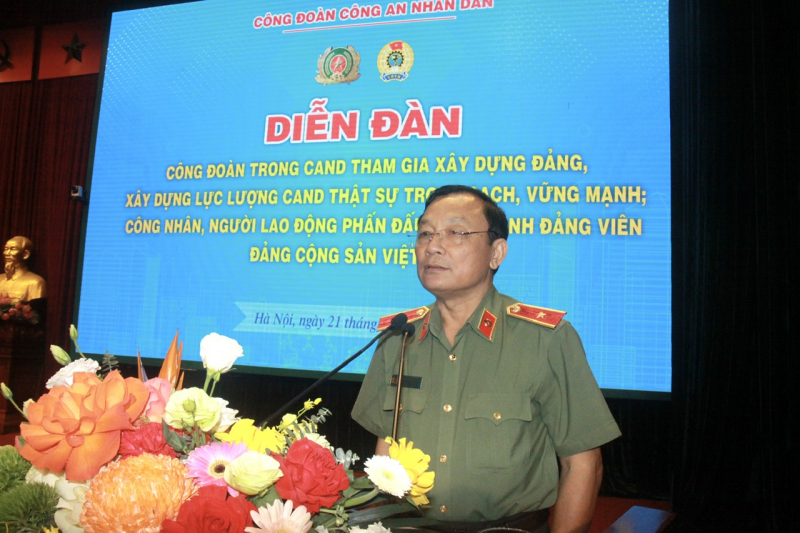 Diễn đàn trực tuyến Công nhân, người lao động trong CAND góp ý xây dựng Đảng và phấn đấu trở thành đảng viên -0