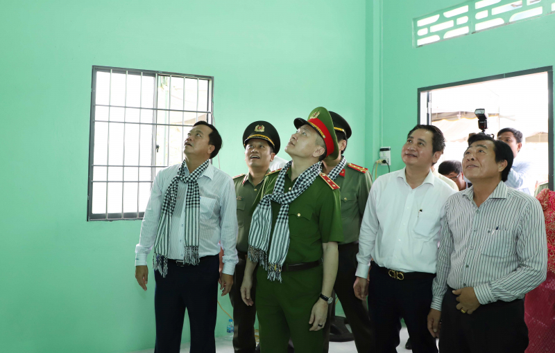 Bàn giao 700 căn nhà tặng các hộ gia đình khó khăn về nhà ở trên địa bàn tỉnh Bạc Liêu -0