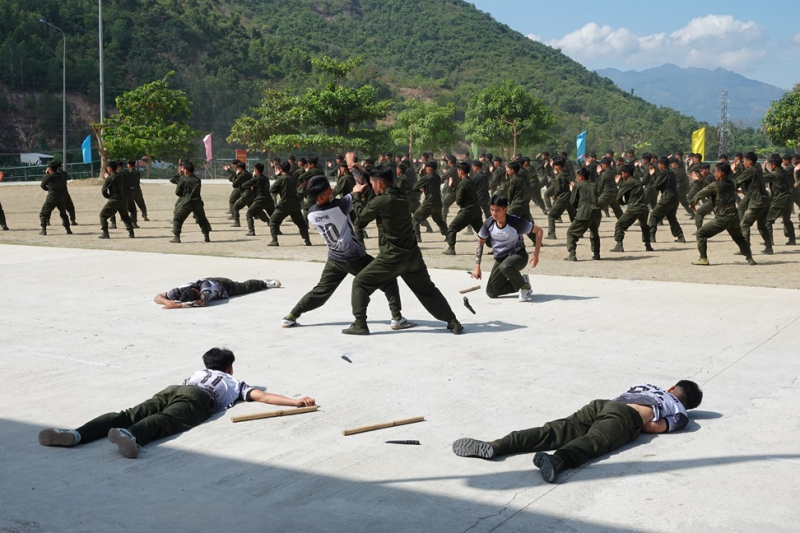 Công an Bình Thuận tiếp nhận tân binh sau 3 tháng huấn luyện -1