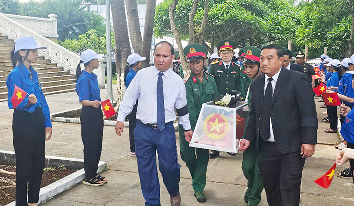 Truy điệu, an táng 23 Liệt sĩ quân tình nguyện và chuyên gia Việt Nam -0