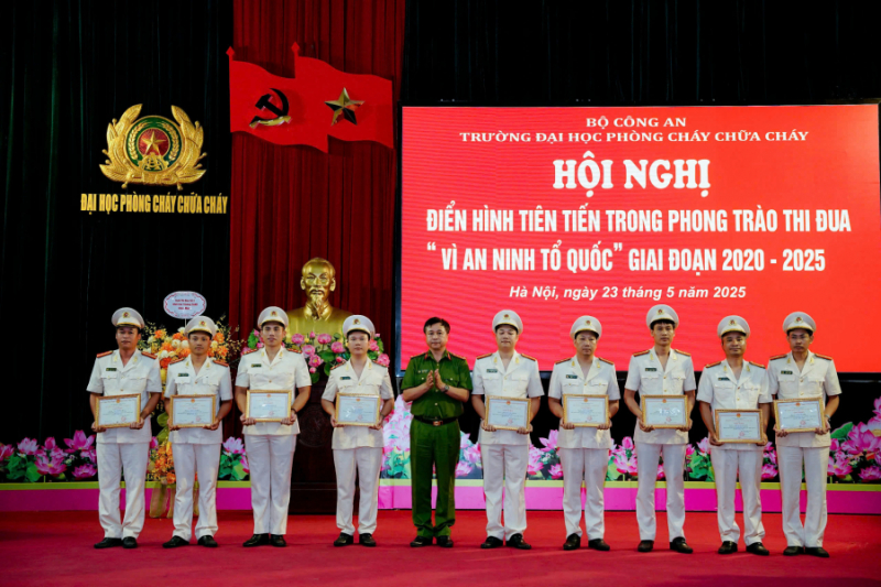 Trường Đại học PCCC tuyên dương các điển hình tiên tiến giai đoạn 2020-2025 -0