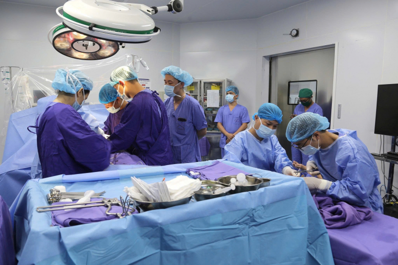 Nữ điều dưỡng đồng ý hiến tạng chồng cứu sống 7 người -1