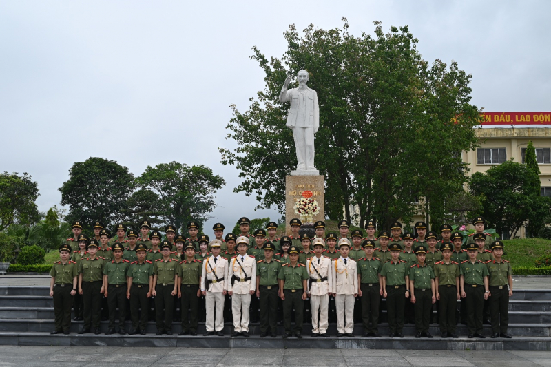 Trường Đại học Kỹ thuật - Hậu cần CAND: Tổ chức Lễ bế giảng, trao bằng tốt nghiệp cho học viên -0