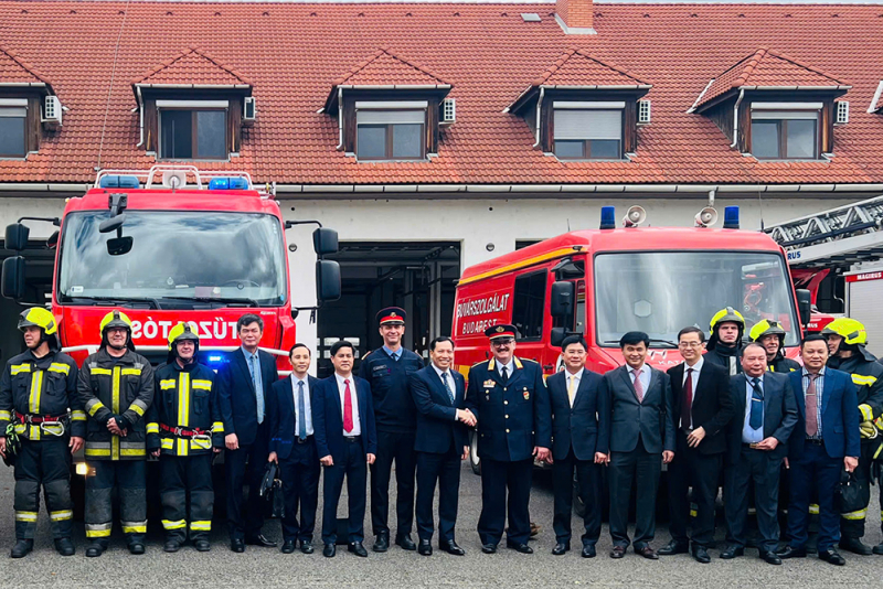 Bộ Công an Việt Nam thắt chặt quan hệ hợp tác với Bộ Nội vụ Hungary -1