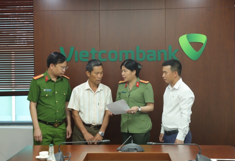 Suýt mất gần 300 triệu đồng vì dính bẫy đối tượng giả danh Công an gọi điện lừa đảo -0