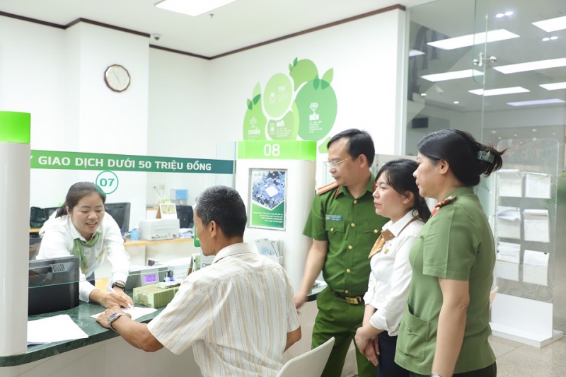 Suýt mất gần 300 triệu đồng vì dính bẫy đối tượng giả danh Công an gọi điện lừa đảo -0