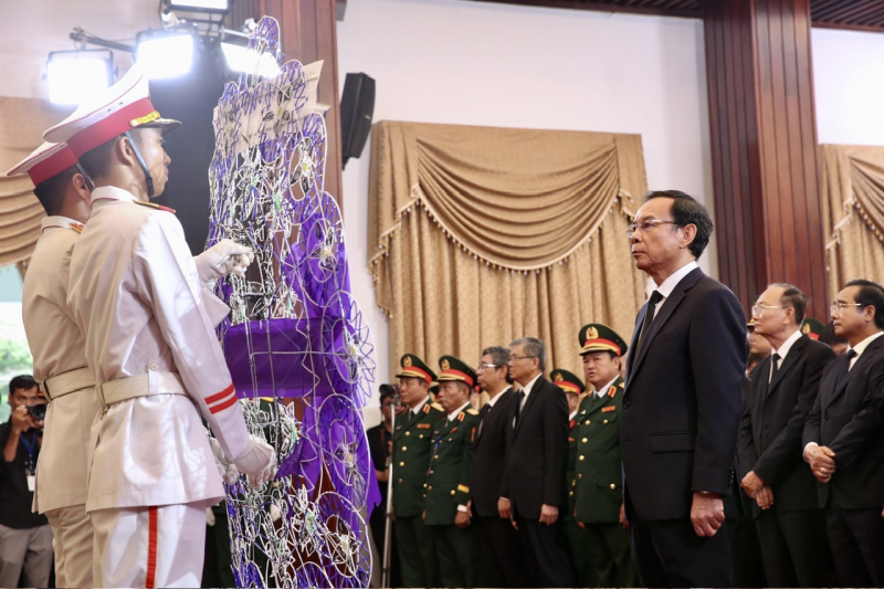 Lễ viếng Nguyên Chủ tịch nước Trần Đức Lương tại TP Ho Chí Minh -0