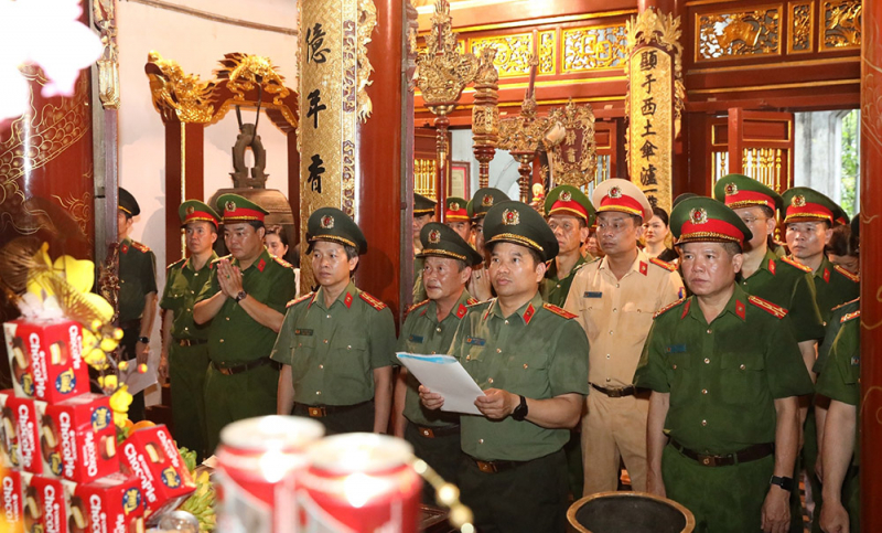 Hành trình tri ân và tiếp nối truyền thống anh hùng của lực lượng Công an tỉnh Sơn La -0