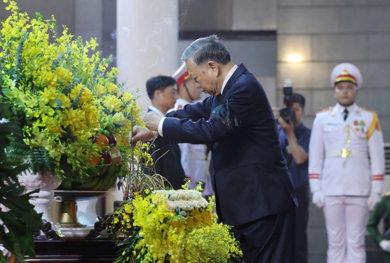 Tổng Bí thư Tô Lâm và lãnh đạo Đảng, Nhà nước kính viếng nguyên Chủ tịch nước Trần Đức Lương -0