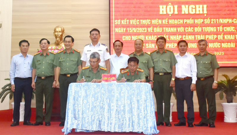 Công an 10 tỉnh, thành phố phía Nam tăng cường phối hợp chống khai thác IUU -0