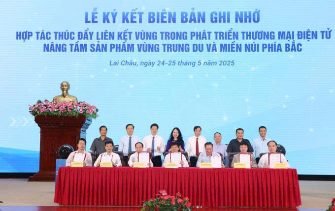 Khởi động Chương trình hợp tác Phát triển thương mại điện tử cho các tỉnh miền núi phía -0