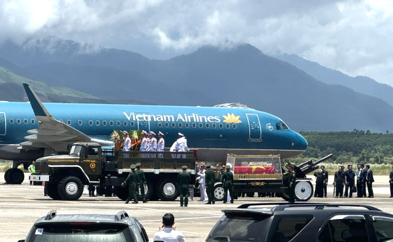 Đưa linh cữu nguyên Chủ tịch nước Trần Đức Lương về quê nhà Quảng Ngãi -0