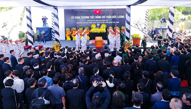 Nguyên Chủ tịch nước Trần Đức Lương được an táng tại quê nhà -0