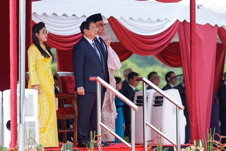 Thủ tướng Anwar Ibrahim chủ trì lễ đón Thủ tướng Phạm Minh Chính thăm chính thức Malaysia -0