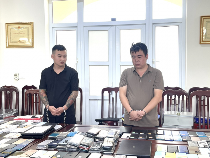 z6634574846334_e8f4cee1a7865221bb15ae64d729a3e2.jpg -0