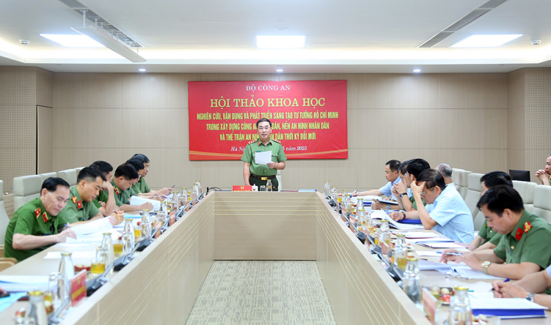 Vận dụng và phát triển sáng tạo tư tưởng Hồ Chí Minh trong xây dựng CAND -0