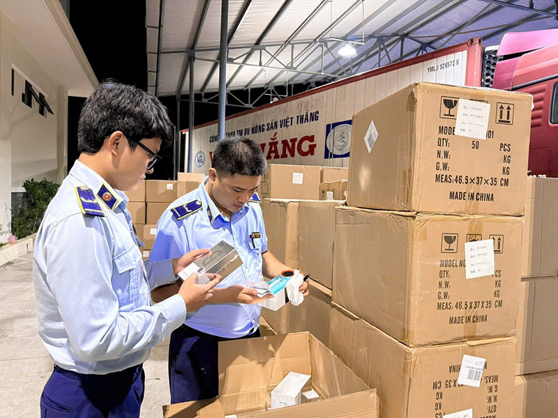 Lực lượng QLTT địa phương tăng cường xử lý vi phạm -0