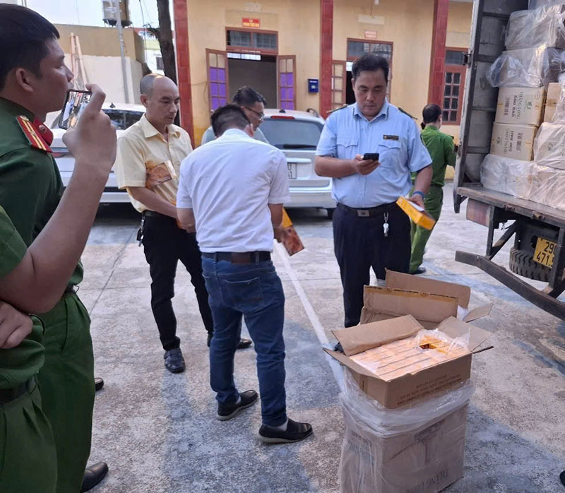 Lực lượng QLTT địa phương tăng cường xử lý vi phạm -0